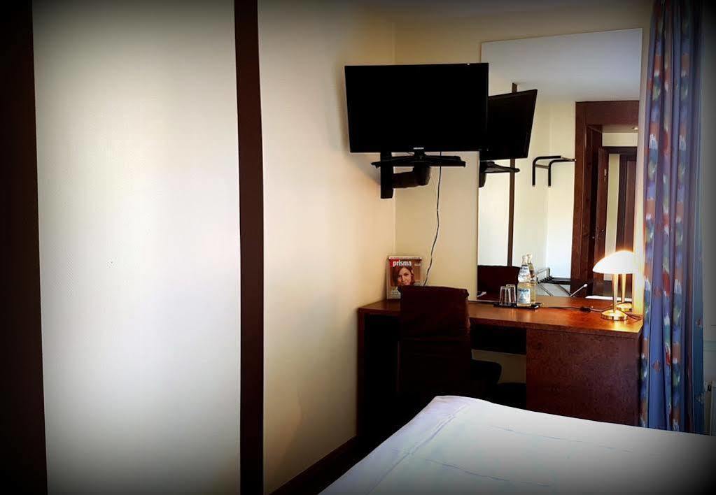 Hotel Primula Troisdorf Bagian luar foto