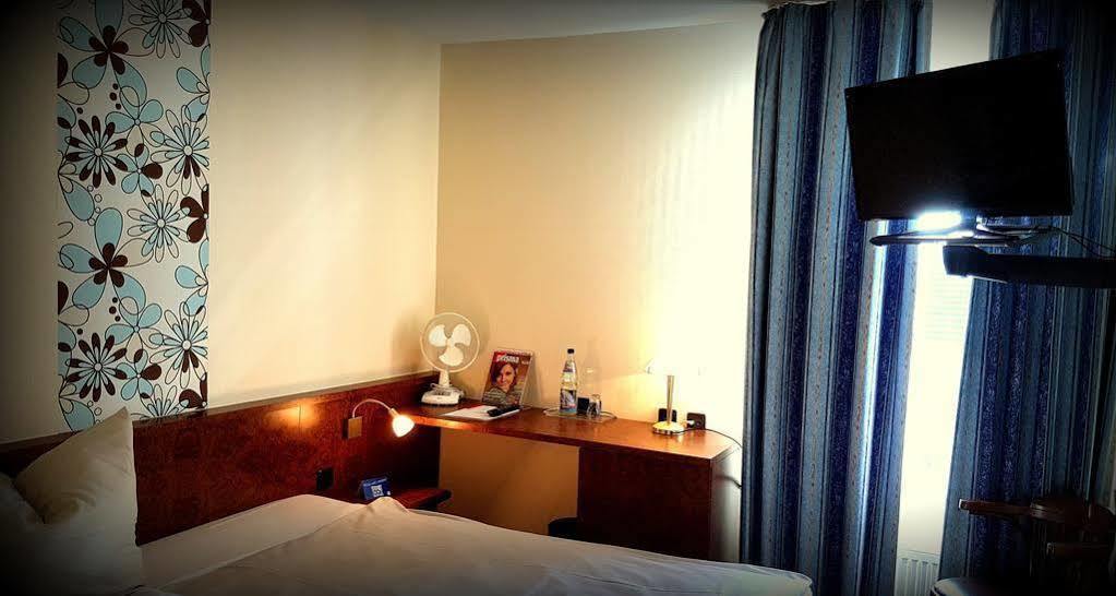 Hotel Primula Troisdorf Bagian luar foto