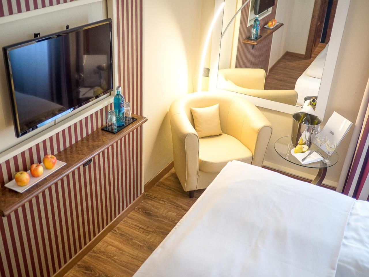 Hotel Primula Troisdorf Bagian luar foto